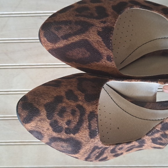 NWT Lifestride Giovanna Animal Print Kitten Heel Ankle Strap Pumps - Picture 3 of 8